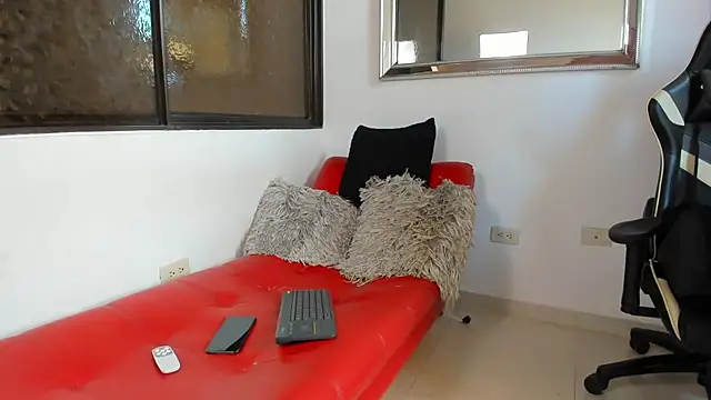 julian wallace online show from April 3, 7:42 pm