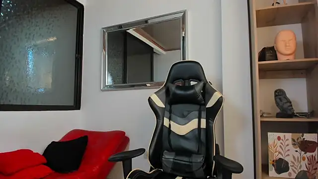 julian wallace online show from February 10, 9:14 pm