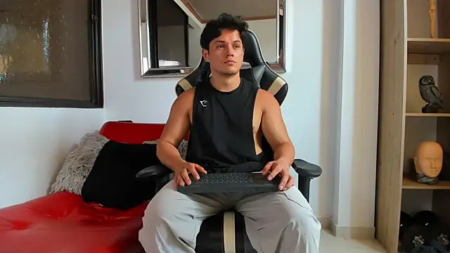 julian wallace online show from April 14, 5:18 pm