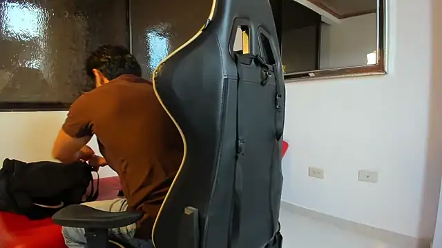 julian wallace online show from March 18, 8:21 pm