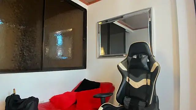 julian wallace online show from February 28, 8:08 pm