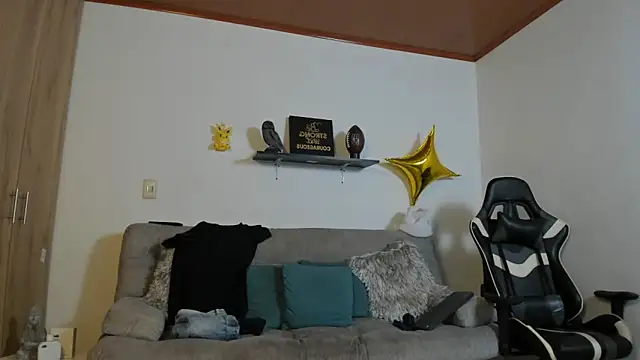 julian wallace online show from October 7, 4:52 pm