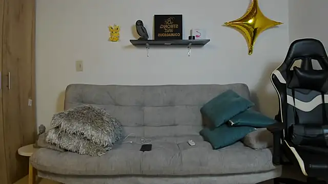 julian wallace online show from January 11, 11:00 pm