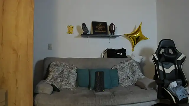 julian wallace online show from November 25, 3:01 pm