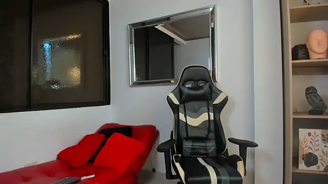 julian wallace online show from February 21, 7:38 pm