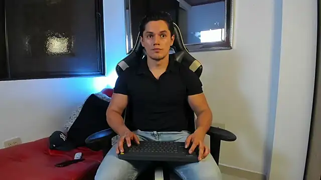 julian wallace online show from April 16, 11:40 pm