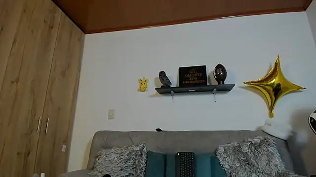 julian wallace online show from November 15, 7:07 pm