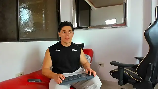 julian wallace online show from March 23, 7:36 pm