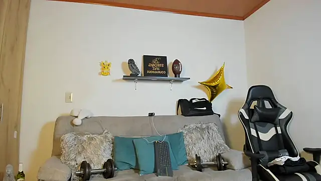 julian wallace online show from December 14, 9:20 pm