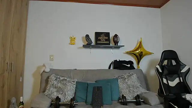 julian wallace online show from December 20, 4:21 pm