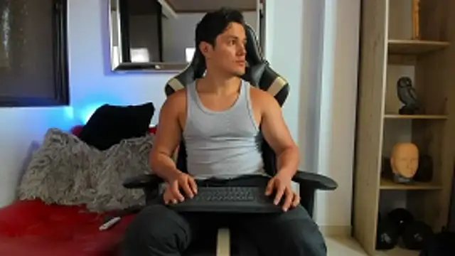 julian wallace online show from April 15, 6:34 pm