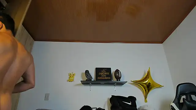 julian wallace online show from December 3, 4:17 pm