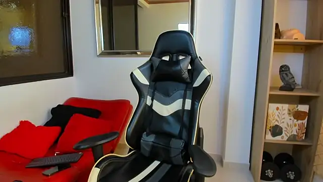 julian wallace online show from February 4, 7:53 pm