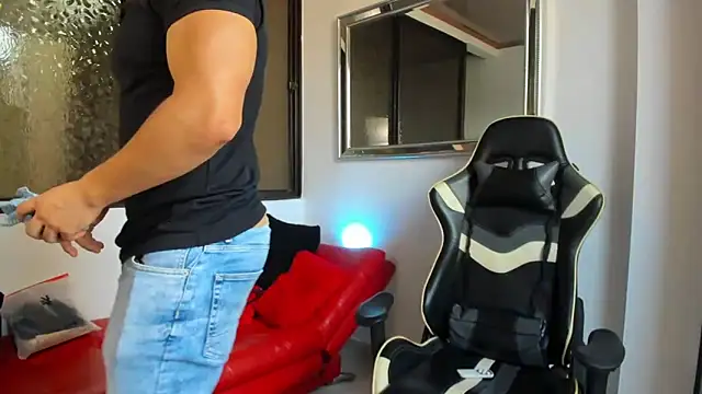 julian wallace online show from March 4, 6:59 pm