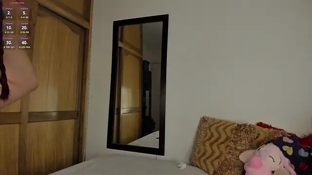 Lee Ash online show from April 1, 1:19 am