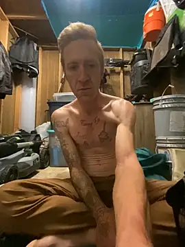 Snapshot of bentoverblonde chatting on October 28, 1:43 pm bentoverblonde online show from October 28, 1:43 pm