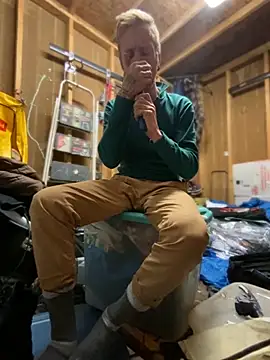 Snapshot of bentoverblonde chatting on October 24, 4:28 pm bentoverblonde online show from October 24, 4:28 pm