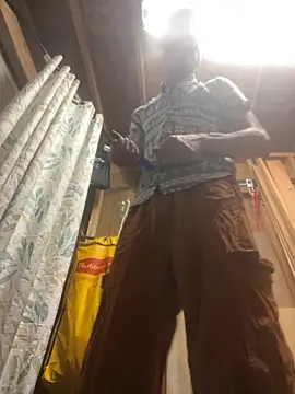 Snapshot of bentoverblonde chatting on October 4, 11:17 pm bentoverblonde online show from October 4, 11:17 pm