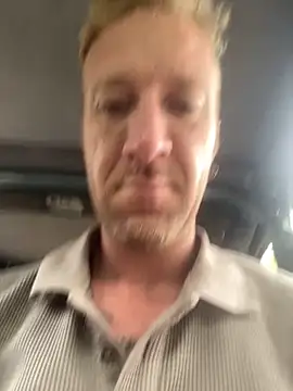 Snapshot of bentoverblonde chatting on September 26, 2:35 pm bentoverblonde online show from September 26, 2:35 pm