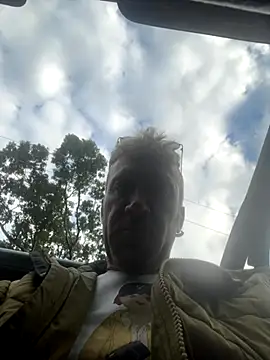 Snapshot of bentoverblonde chatting on September 19, 12:53 pm bentoverblonde online show from September 19, 12:53 pm