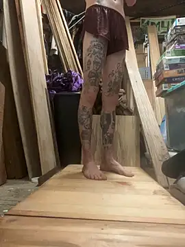 Snapshot of bentoverblonde chatting on October 6, 7:36 pm bentoverblonde online show from October 6, 7:36 pm