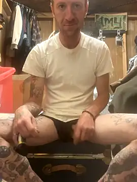 Snapshot of bentoverblonde chatting on October 11, 2:40 pm bentoverblonde online show from October 11, 2:40 pm