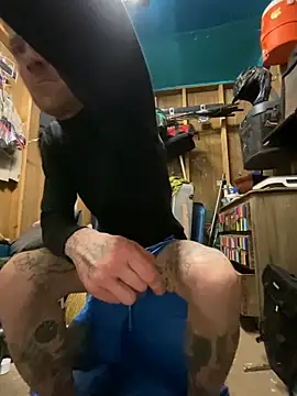 Snapshot of bentoverblonde chatting on November 2, 3:00 am bentoverblonde online show from November 2, 3:00 am