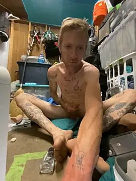 Snapshot of bentoverblonde chatting on November 2, 3:06 pm bentoverblonde online show from November 2, 3:06 pm