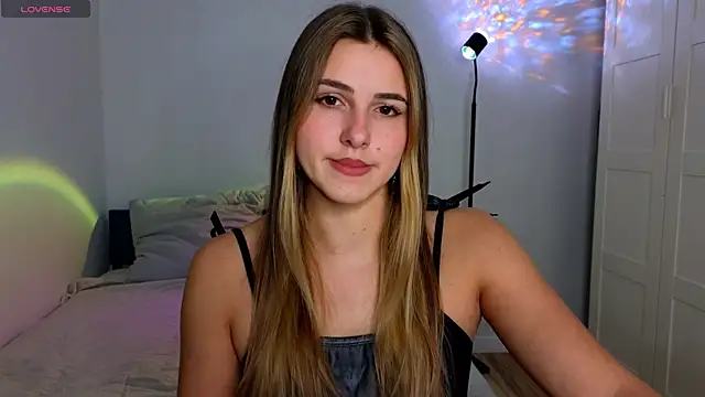 Snapshot of sophia_euphoriaa chatting on October 28, 8:24 am sophia euphoriaa online show from October 28, 8:24 am