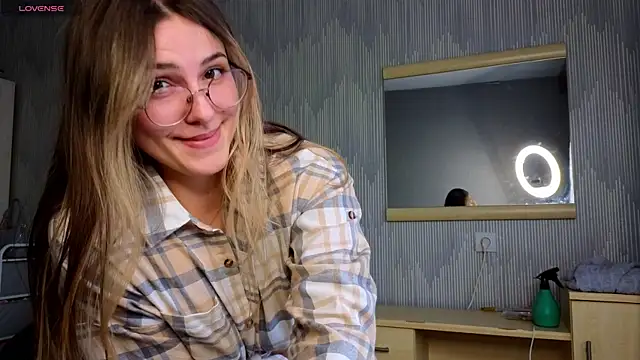 sophia euphoriaa online show from April 22, 10:11 am