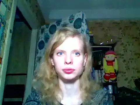 Snapshot of SexyAndYunge chatting on December 4, 1:03 pm SexyAndYunge online show from December 4, 1:03 pm