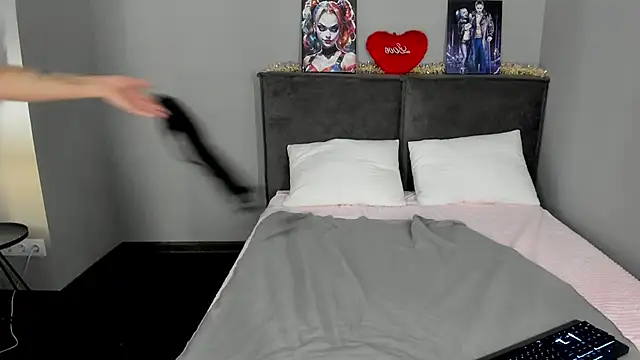 Snapshot of MuscleXXXBarbie chatting on February 13, 8:58 am MuscleXXXBarbie online show from February 13, 8:58 am