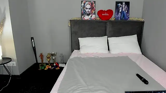 Snapshot of MuscleXXXBarbie chatting on February 20, 9:11 am MuscleXXXBarbie online show from February 20, 9:11 am