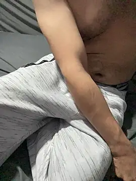 Snapshot of BigMac1596 chatting on December 18, 11:25 am BigMac1596 online show from December 18, 11:25 am