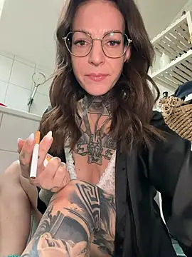 BrownieyQueen online show from January 13, 8:07 am