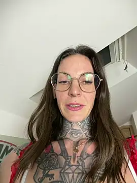 BrownieyQueen online show from February 5, 5:42 pm