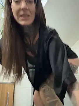 BrownieyQueen online show from November 6, 6:28 am