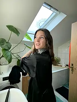 BrownieyQueen online show from January 16, 7:45 am