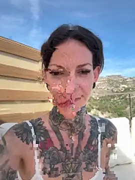 BrownieyQueen online show from November 1, 8:41 am