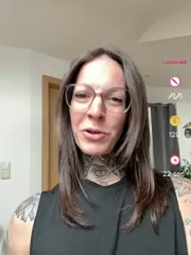 BrownieyQueen online show from May 20, 7:49 am
