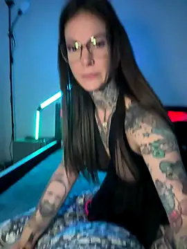 BrownieyQueen online show from December 3, 7:08 am