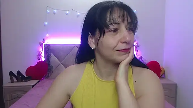 Snapshot of LiluGrants chatting on February 2, 7:13 pm LiluGrants online show from February 2, 7:13 pm