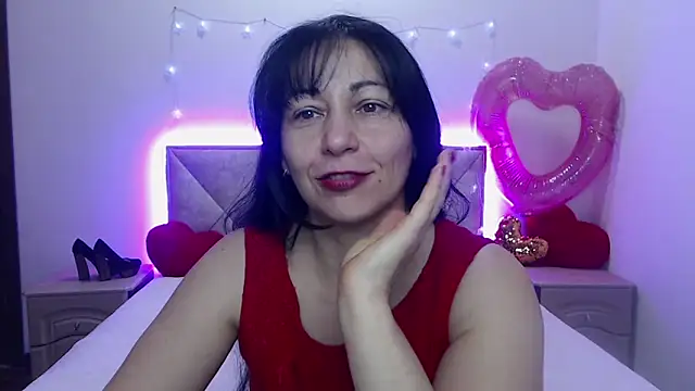 Snapshot of LiluGrants chatting on February 14, 7:14 pm LiluGrants online show from February 14, 7:14 pm