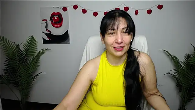 Snapshot of LiluGrants chatting on February 19, 7:22 pm LiluGrants online show from February 19, 7:22 pm