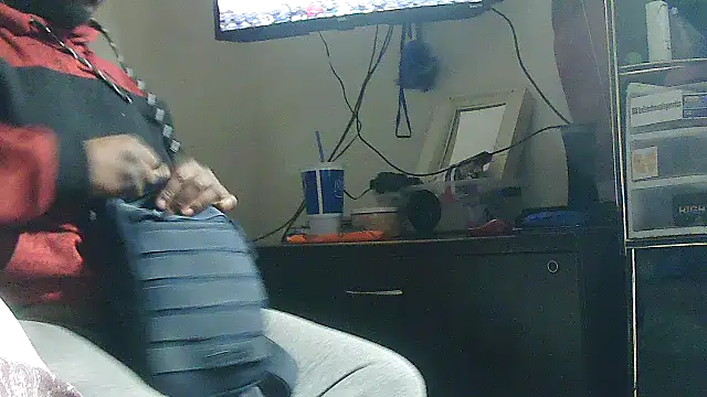 Snapshot of HBYAM chatting on December 1, 4:35 am HBYAM online show from December 1, 4:35 am