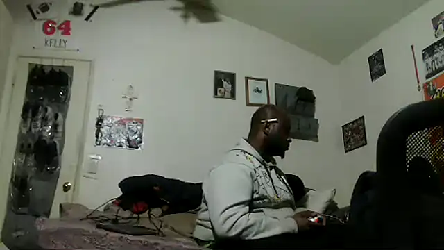 Snapshot of HBYAM chatting on November 22, 12:43 am HBYAM online show from November 22, 12:43 am