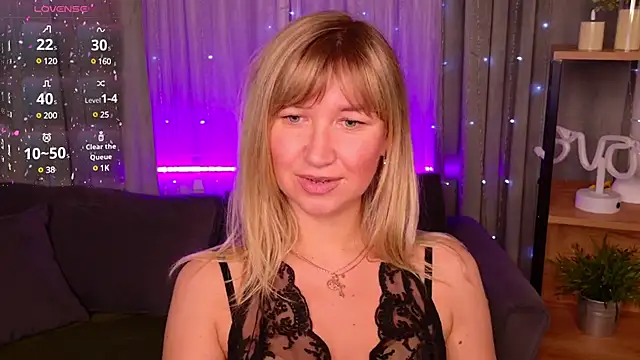 Snapshot of MilaBott chatting on February 26, 8:25 pm MilaBott online show from February 26, 8:25 pm