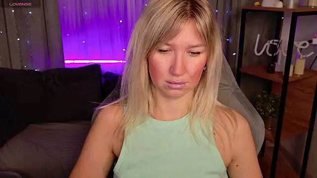 MilaBott online show from November 14, 8:12 pm