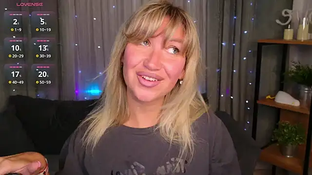 Snapshot of MilaBott chatting on July 21, 7:15 pm MilaBott online show from July 21, 7:15 pm