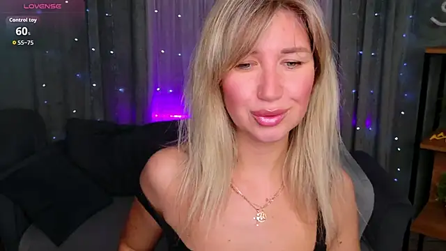 Snapshot of MilaBott chatting on June 3, 7:18 pm MilaBott online show from June 3, 7:18 pm